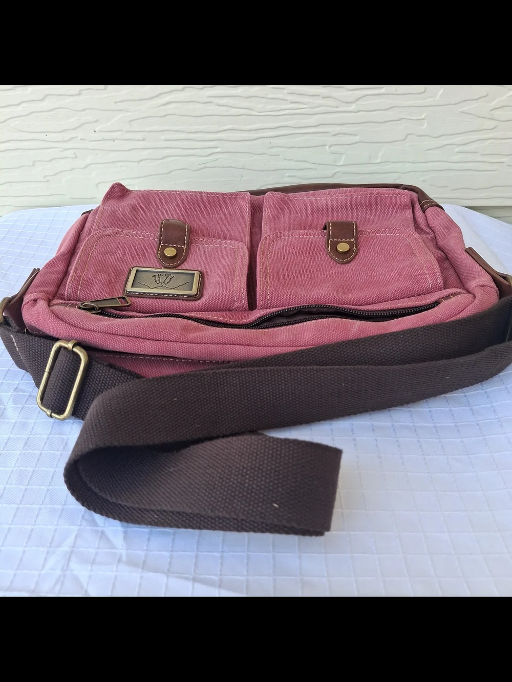 Prairie Schooner Padded Crossbody Bag Burgundy Canvas Travel Hiking Purse 12
